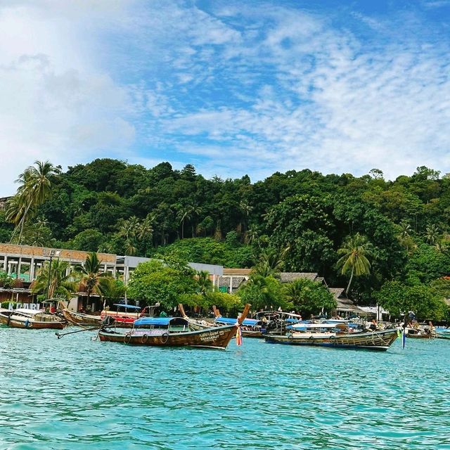Beauty of Saii Phi Phi island village 