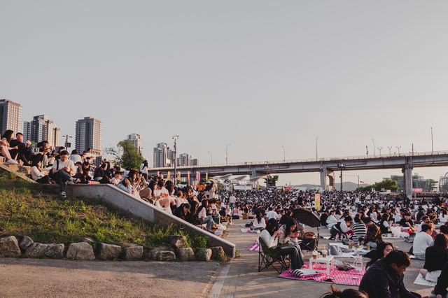 Banpo Hangang Park | South Korea