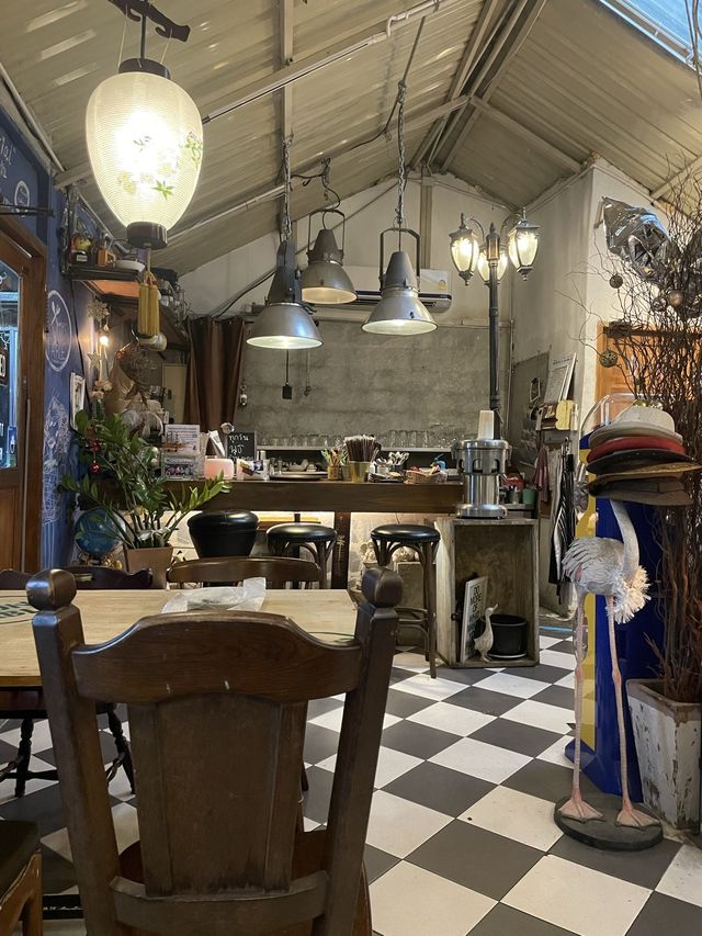ร้านอาหารลับย่านสิรินธร