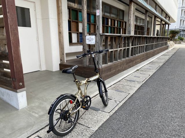 ホテルの名前は八重山民謡が由来です。『 HOTEL 十日三日（トゥカミーカ）』