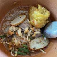 เจ้แหวว ก๋วยเตี๋ยวโบราณป่าโมก