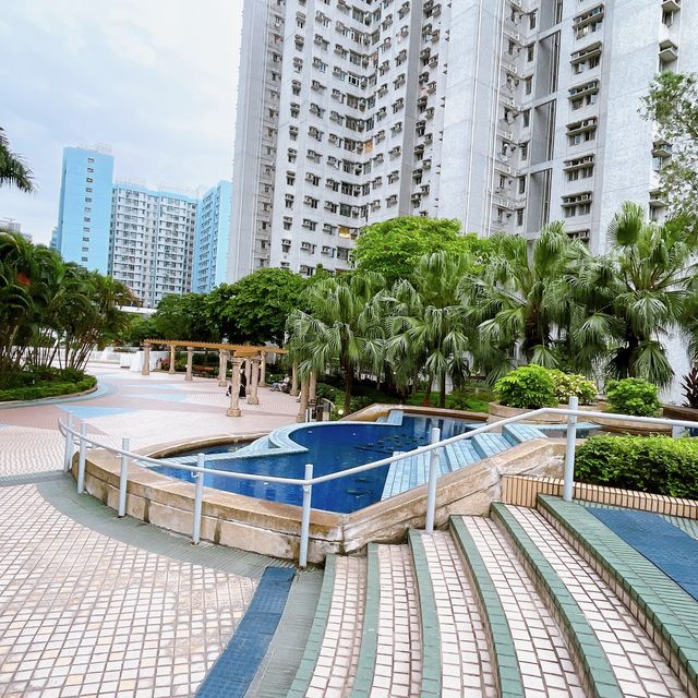 奧海城二期商場平台外嘅奧海公園