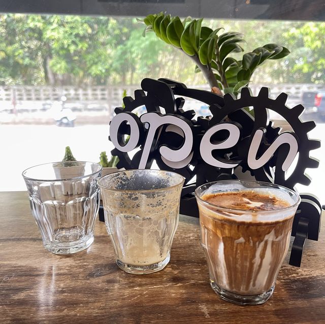 กาแฟดี ร้องขอชีวิต!! ติดริมทางวัดพระธาตุดอยสะเก็ด