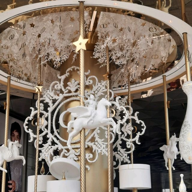 Dior Christmas Tree and Carousel🎠🎄😍