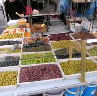 Exploring Marché de la Création Bastille 