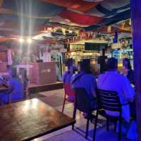 모알보알 칠리바(Chili Bar) 술집 가볍게 한잔.