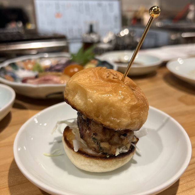 【大阪・福島】芸能人もお忍びで訪れる地鶏焼き店