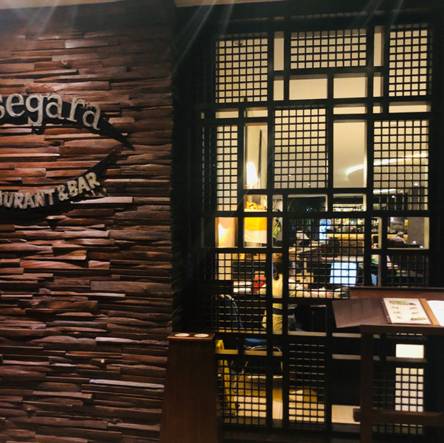 十元美金的美味披薩，藏身在五星級無敵海景酒店內：Ulu Segara Restaurant & Bar