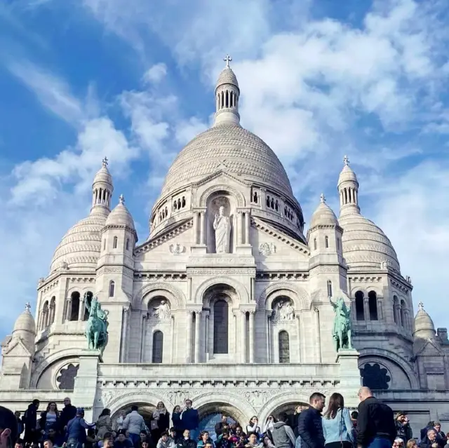 Montmartre : Charming town in Paris