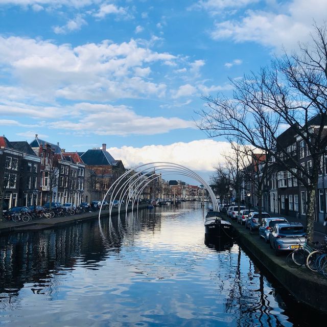 荷蘭🇳🇱萊頓市中心河岸景色🚤🛶