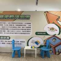 兒童玩具圖書館🪀 色彩繽紛小孩子世界