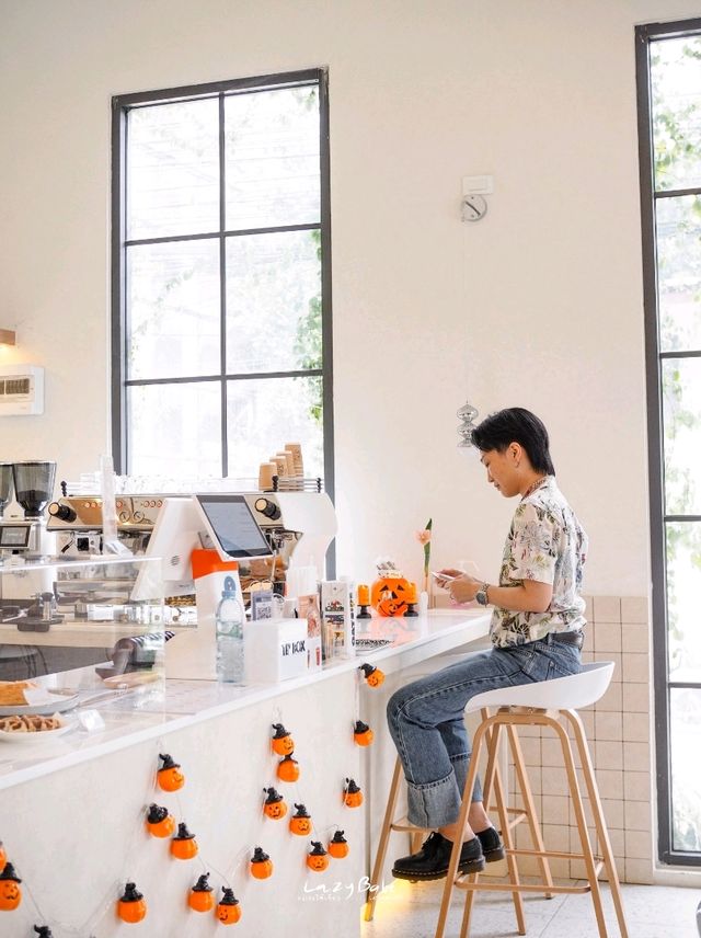 🎃 HEN HEN COFF X MEET 🍪 คาเฟ่ลับๆ ในโรงแรม