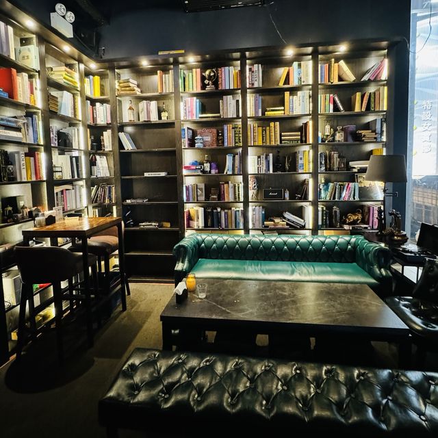 🍹The Wall Street Bar & Lounge🍽️