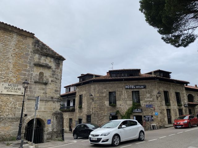 海邊的散提亞拿 (Santillana del Mar )