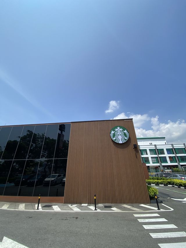 Beautiful Starbucks Reserve in Penang 🇲🇾
