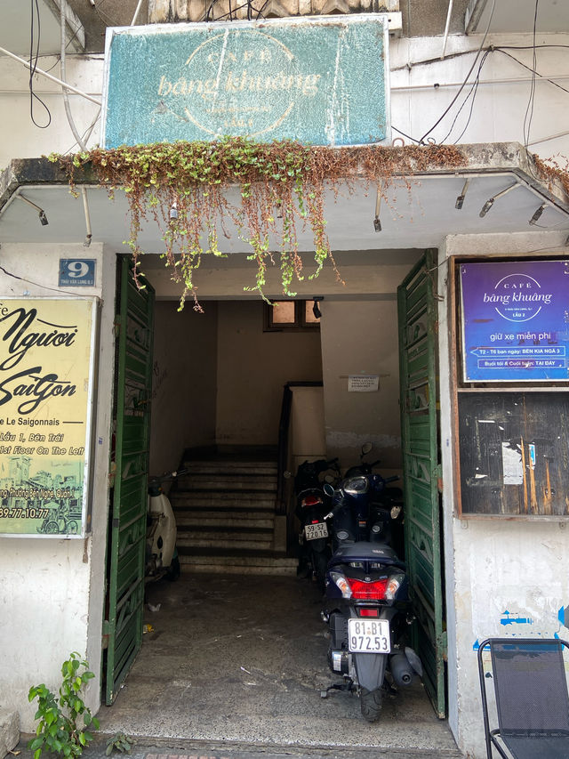 Vintage cafe shop in Ho Chi Minh City🇻🇳
