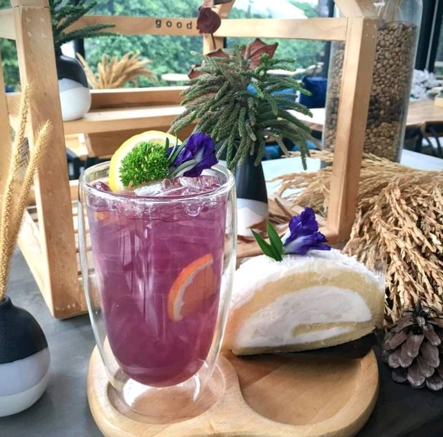 Makvid Cafe & Bistro