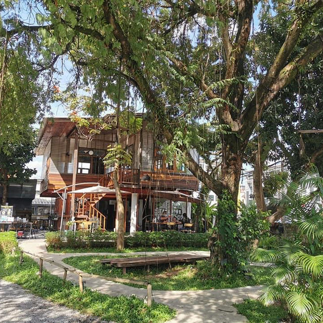 Exceptional Dining Experience with a Cozy Atmosphe