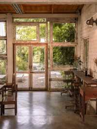 Slōlē Cafe คาเฟ่ฟีลเขาใหญ่ ย่านลาดพร้าว 🏡