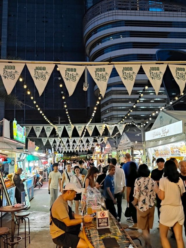 เที่ยวตลาดจ๊อดแฟร์ พระราม 9