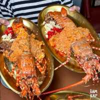 ข้าวกุ้งมังกรแกะราดมันกุ้งเยิ้มๆเจ้าดังบรรทัดทอง