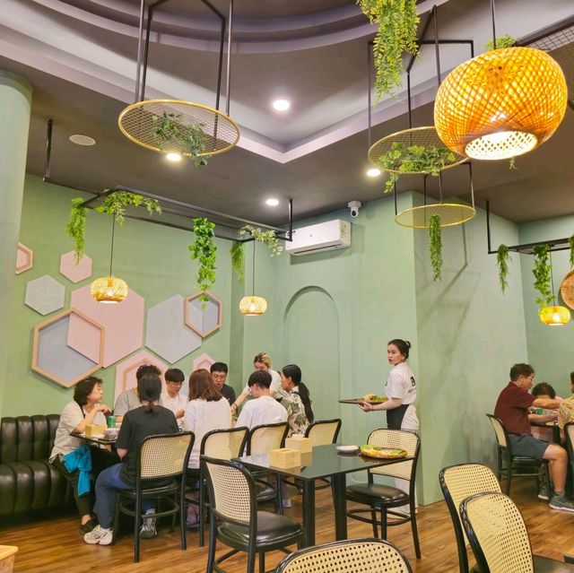 베트남 여행 중 들려보면 좋을 나트랑 맛집 마담퀸