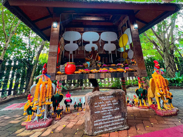 ถ้ำลอดมหาจักรพรรดิ์  "วัดหลวงพี่แซม" จังหวัดชลบุรี