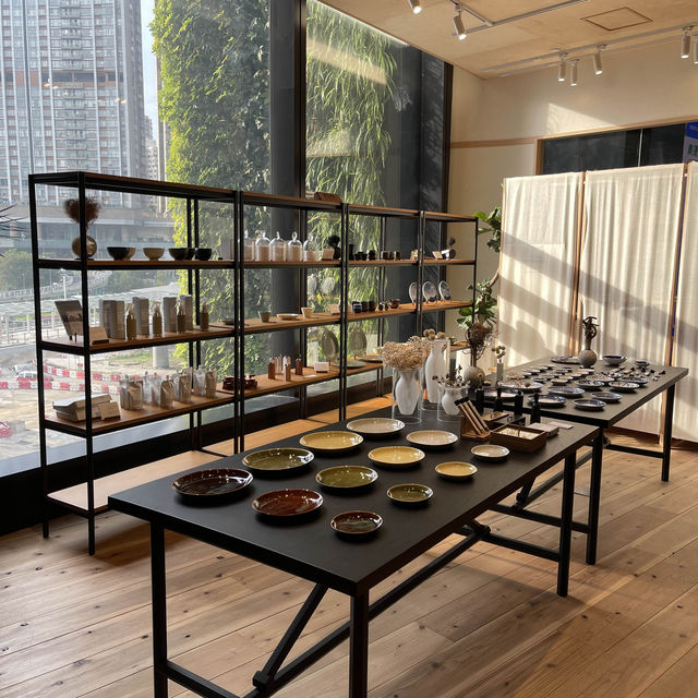 「Delish Kitchen by ALOT」：啟德商場的藝術餐廳，口碑一流！