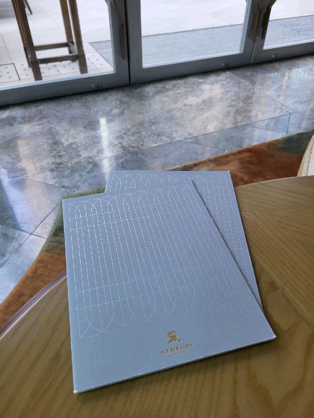 低調而高貴的酒店大堂酒廊午餐