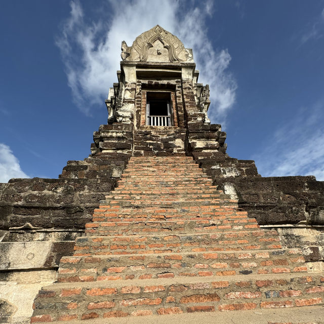 Wat Ratchaburana: Perfect Weather at a UNESCO World Heritage Gem!