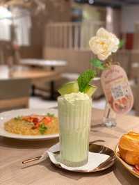 🍈Melon time~ @PHI Coffee & Pancake