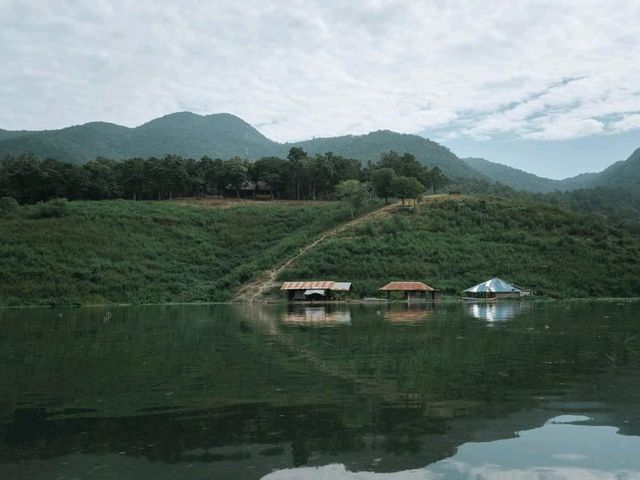 รร.บ้านก้อจัดสรร สาขาเรือนแพ 
