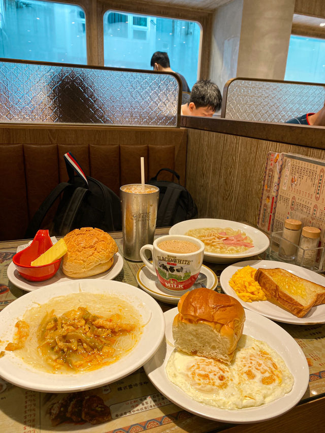Hong Kong Style Breakfast in Tsim Sha Tsui 🇭🇰