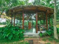 คาเฟ่ริมน้ำมีรถไฟวินเทจ กาญจนบุรี