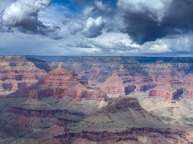 Grand Canyon National Park Adventure: Helicopter Tour and Thrilling Cliffside Views