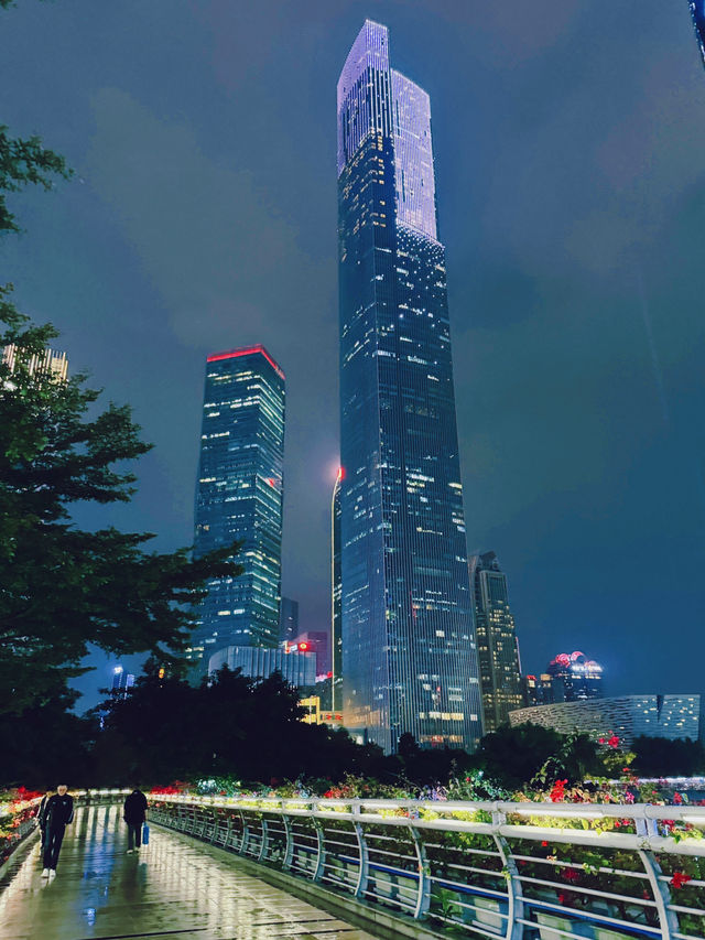 Guangzhou's Illuminated Cityscape: A Night of Towers and Bridges