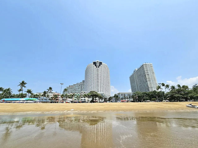 “หาดจอมเทียน” ชายหาดสุดคึกคักในพัทยา