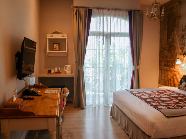 รีวิว โรงแรมหรูใจกลางธรรมชาติ The BlueSky Resort 🏞️