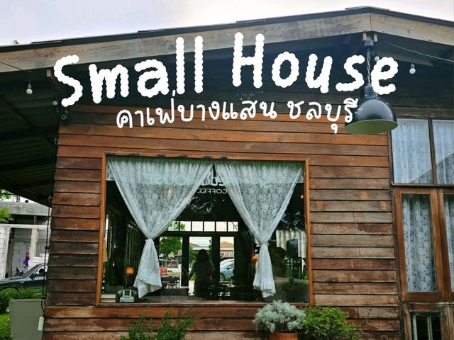 คาเฟ่บางแสน สไตล์โฮมมี่ น่ารัก 