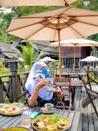 BREAKFAST IN NATURE : THE LEMUNI