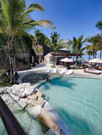 Luxurious Escapes at Oneeighty Dayclub’s Infinity Pool