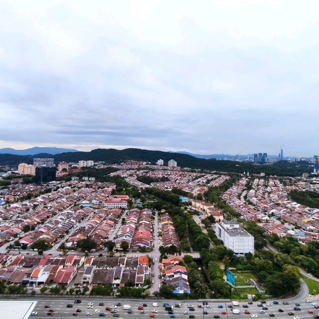 Skydeck Dining at Avante Hotel