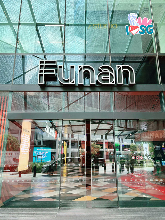 🇸🇬 Berry welcome to Funan Mall