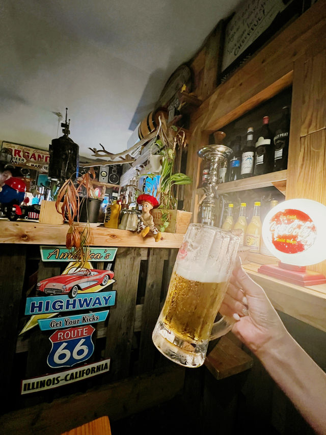 地元民に愛される！オシャレカフェバー