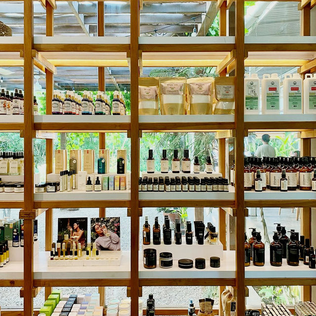 Alchemy Uluwatu: A Plant-Based Paradise 