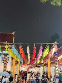 ลอยกระทงท่ามกลางบรรยากาศงานวัดย้อนยุคกลางกรุง 