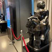JW Marriott Singapore, Where Art and a Getaway Meet 