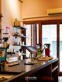 จิบกาแฟในคาเฟ่ย่านตลาดน้อย