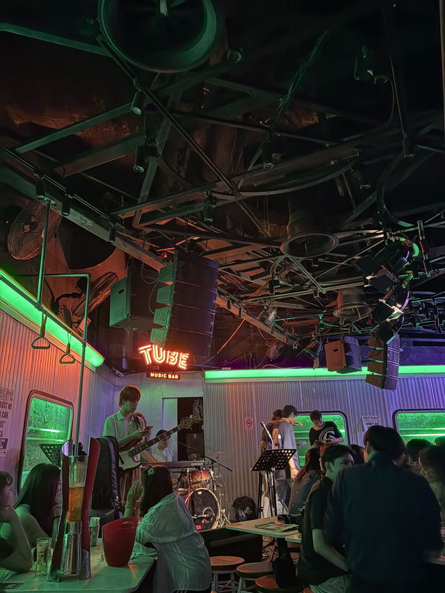 Tube music bar ย่านรัชโยธิน