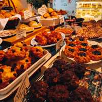 A CAFÉ WITH DELICIOUS CAKES.